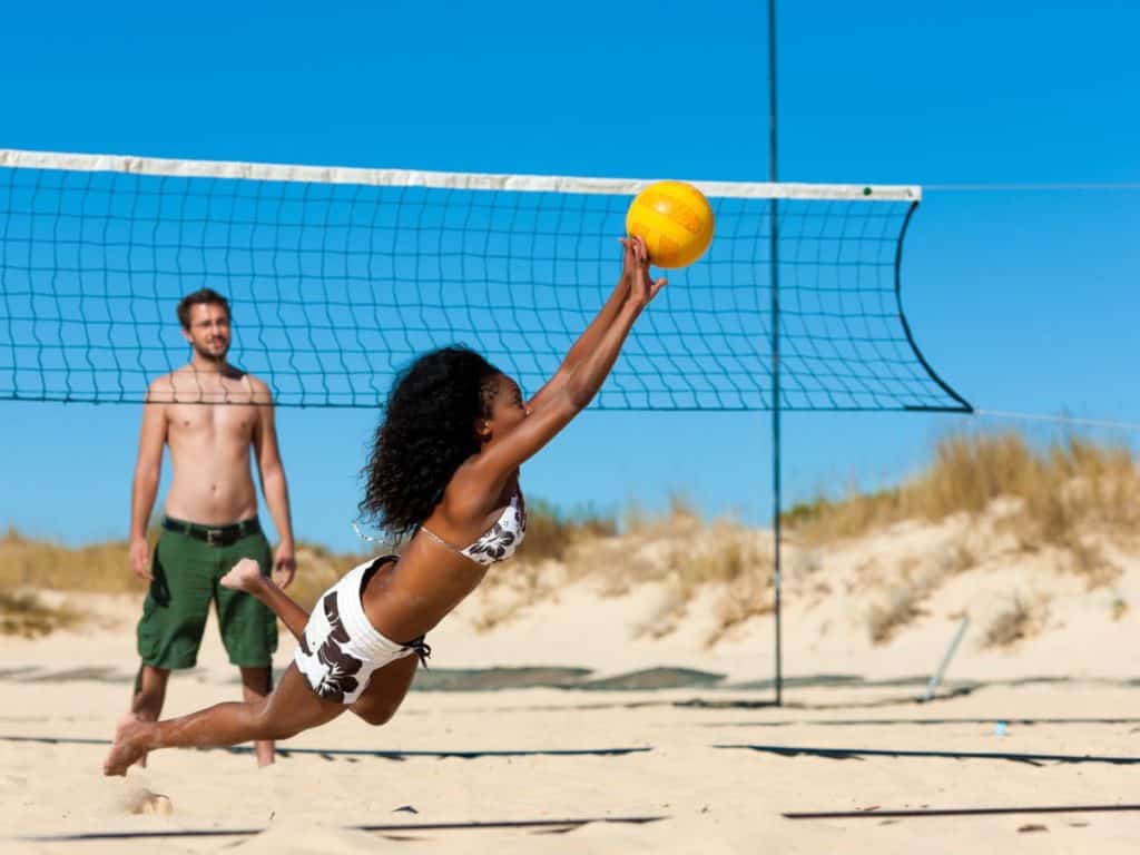 Beachvolleyball-Training und Turnier